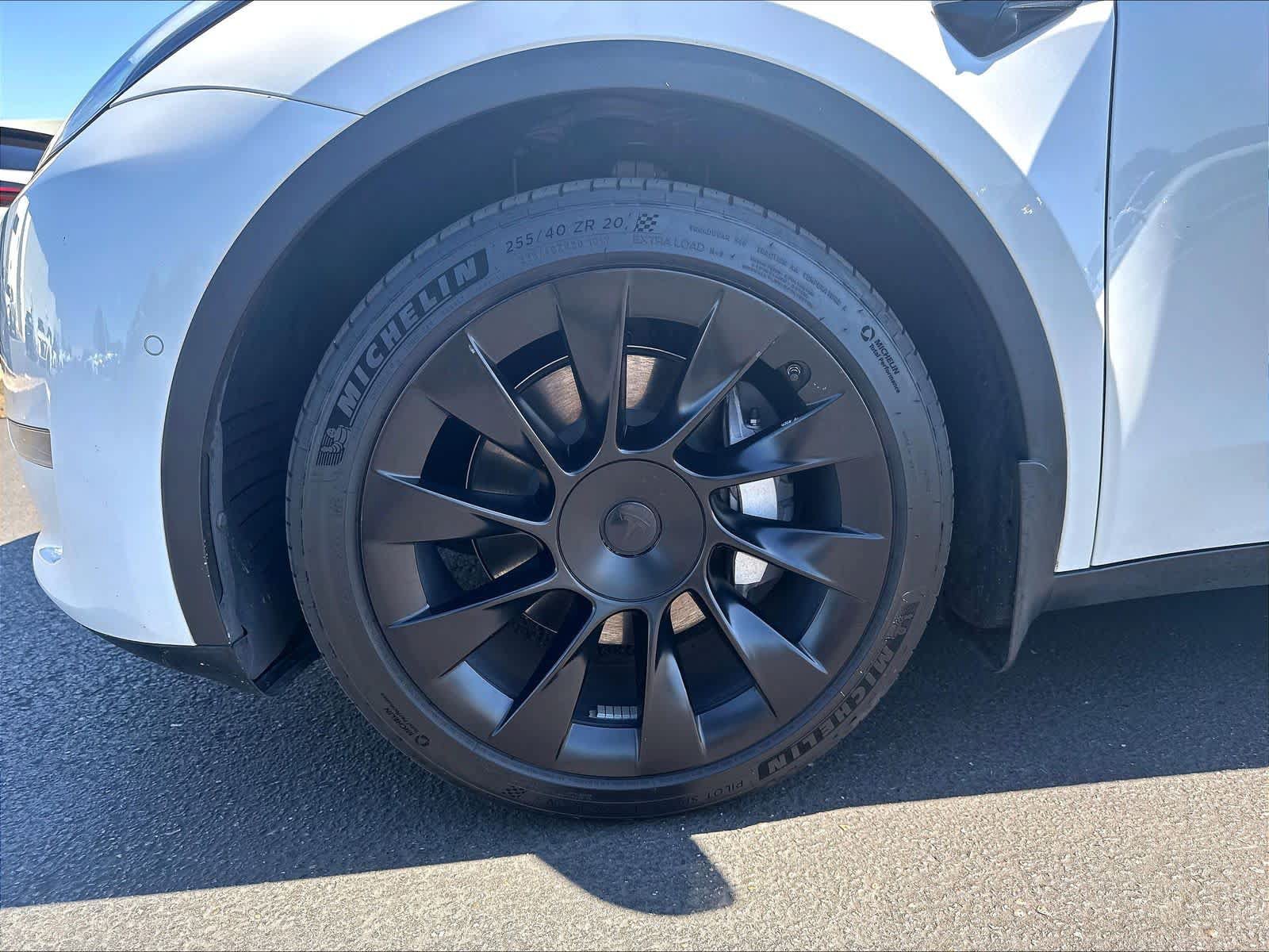 Used 2021 Tesla Model Y Long Range AWD/4WD image 32