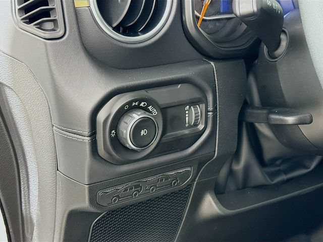 New 2026 Jeep Wrangler Unlimited Sahara AWD/4WD image 10