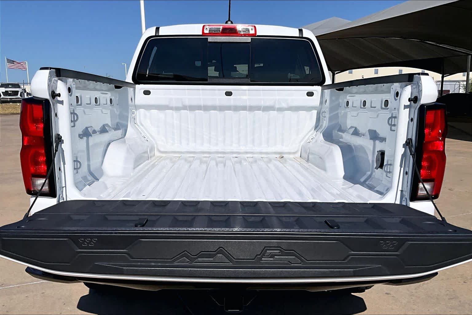 Used 2024 Chevrolet Colorado Z71 w/ Z71 Convenience Package 2 AWD/4WD image 30