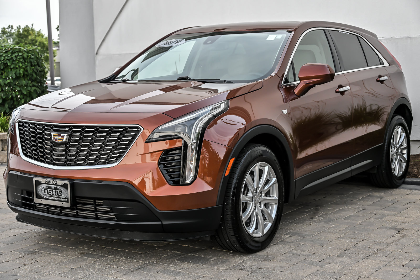 Used 2019 Cadillac XT4 Luxury w/ Cold Weather Package FWD image 5