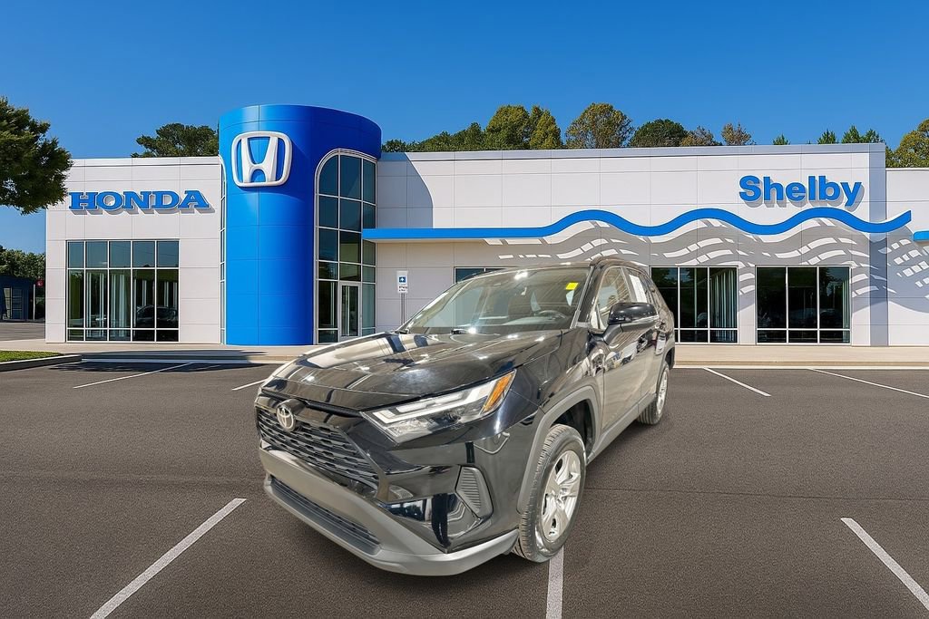 Used 2024 Toyota RAV4 XLE image 4