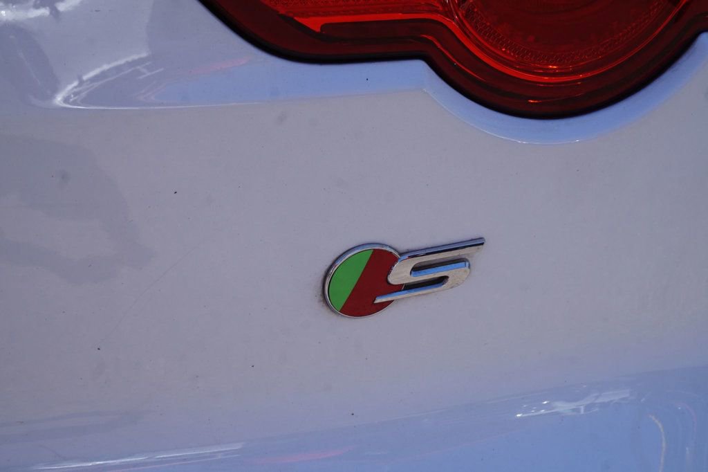 Used 2015 Jaguar F-TYPE S RWD image 14