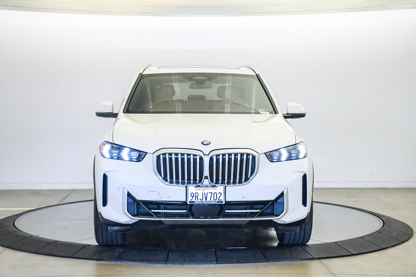 Certified 2024 BMW X5 xDrive40i w/ Parking Assistance Package AWD/4WD image 7