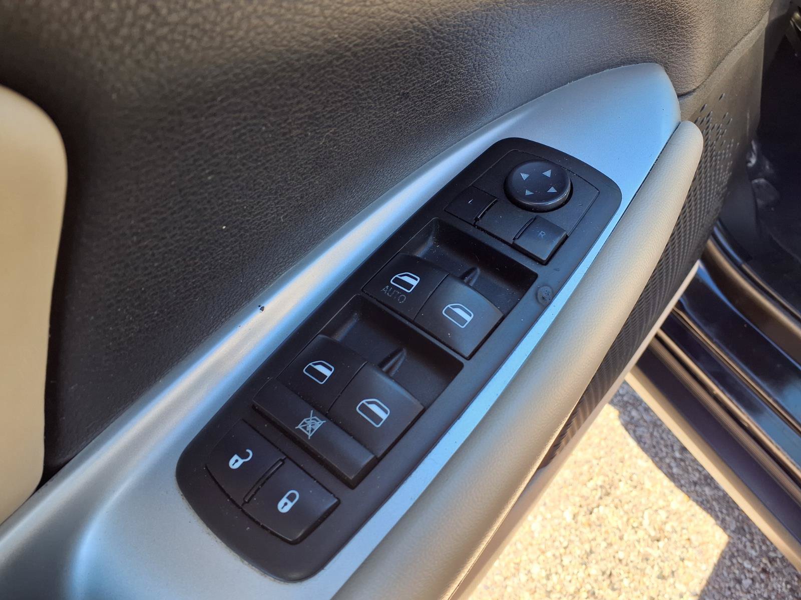 Used 2012 Dodge Journey FWD image 15