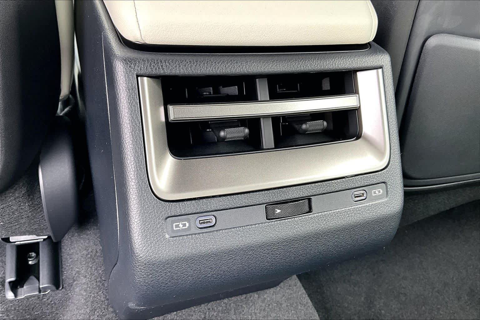 New 2026 Lexus ES 350e FWD image 13