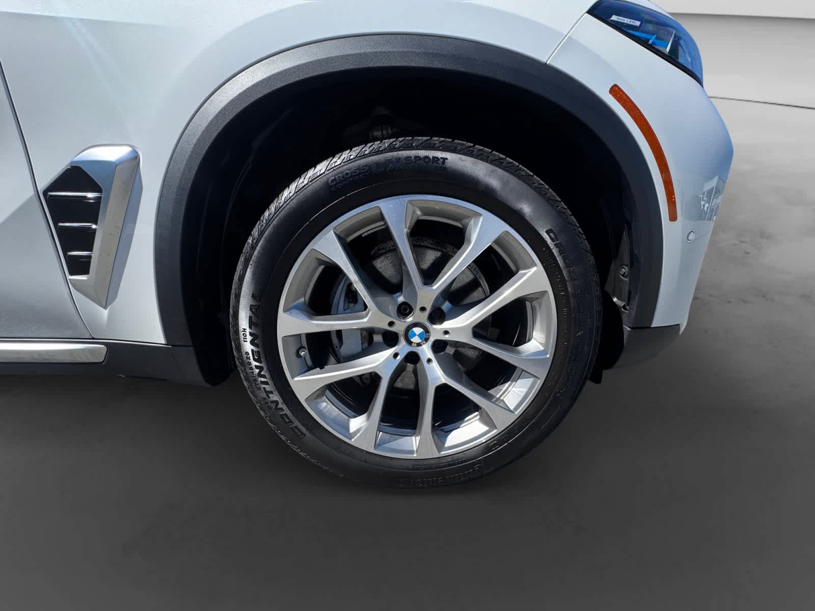 Used 2024 BMW X5 xDrive40i AWD/4WD image 9