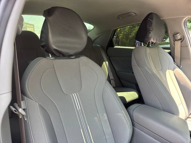 Used 2025 Hyundai Elantra Sport FWD image 22