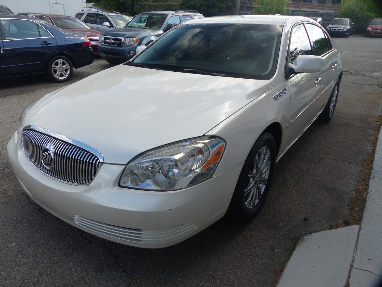 Used 2009 Buick Lucerne CXL FWD image 2