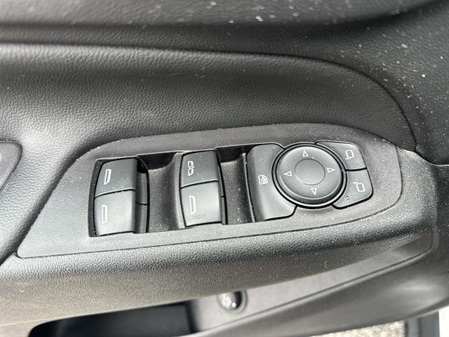 Used 2020 Chevrolet Equinox LT w/ Driver Convenience Package image 15