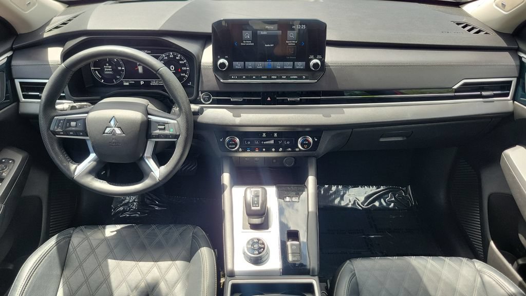 Used 2023 Mitsubishi Outlander SEL AWD/4WD image 11