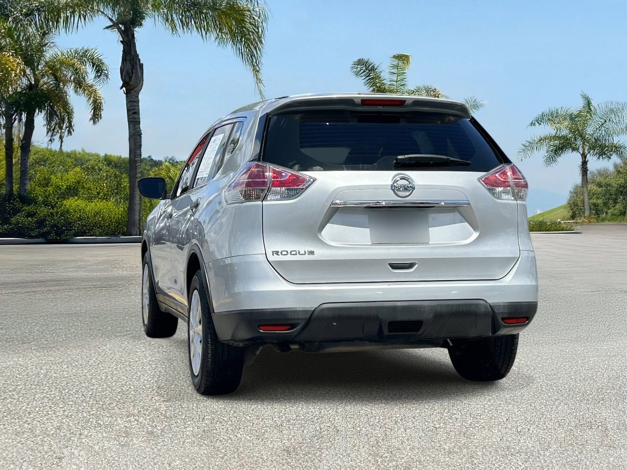 Used 2016 Nissan Rogue S FWD image 4