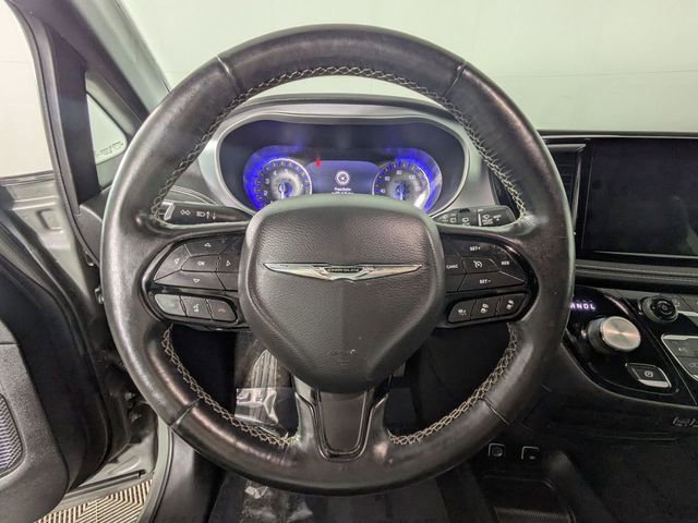 Used 2021 Chrysler Pacifica Touring-L w/ S Appearance Package image 17