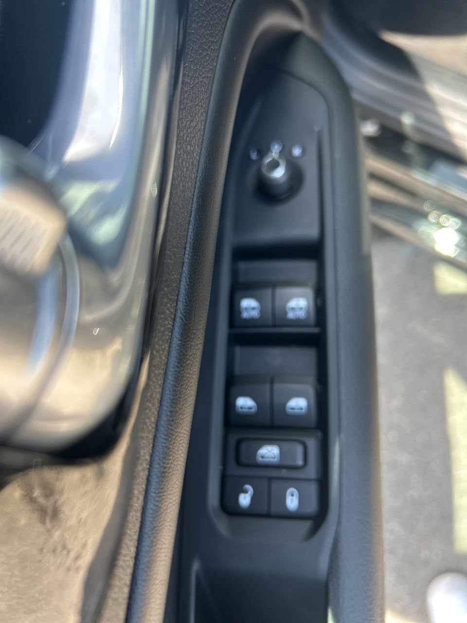 Used 2025 Jeep Compass Limited w/ High Altitude Package AWD/4WD image 17