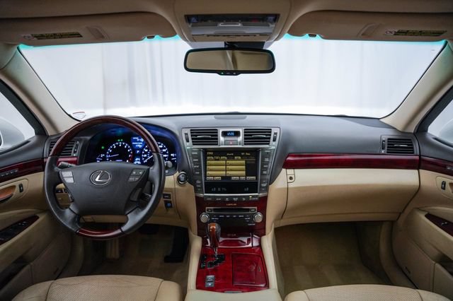 Used 2011 Lexus LS 460 AWD w/ Comfort Pkg image 12