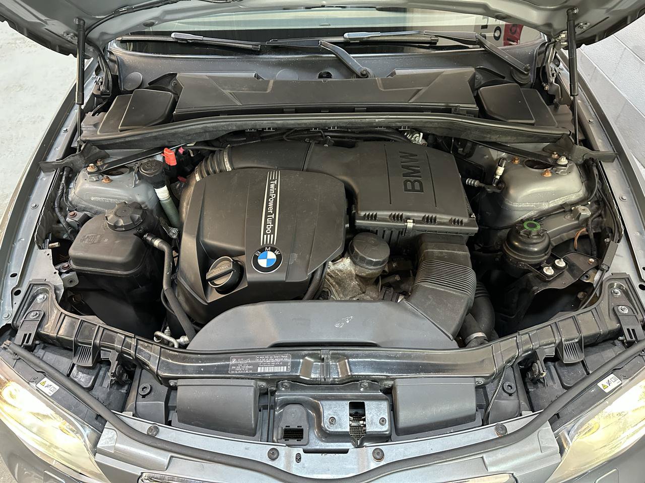 Used 2011 BMW 135i Convertible RWD image 19