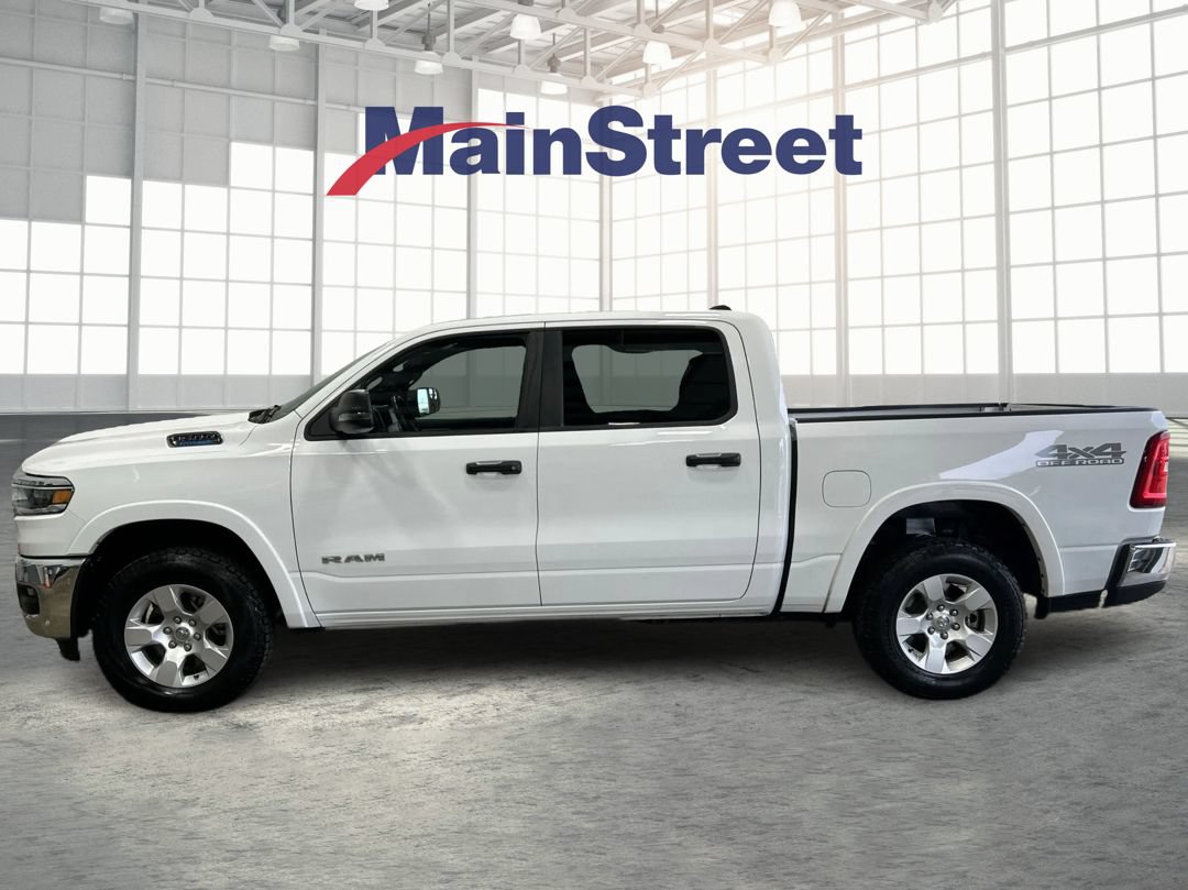 Used 2025 RAM 1500 Big Horn AWD/4WD image 2