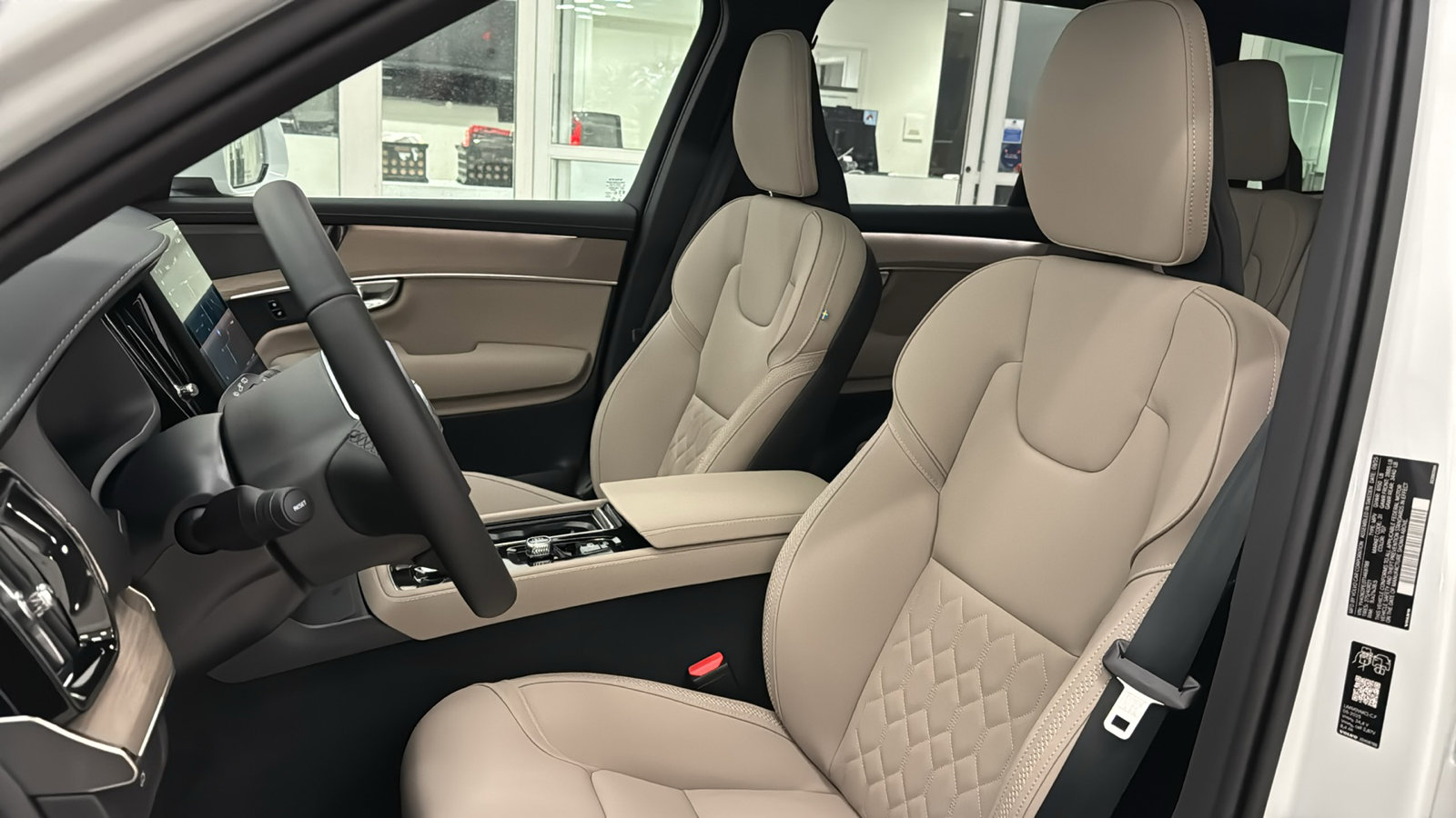 New 2026 Volvo XC90 B6 Plus w/ Protection Package Premier AWD/4WD image 23