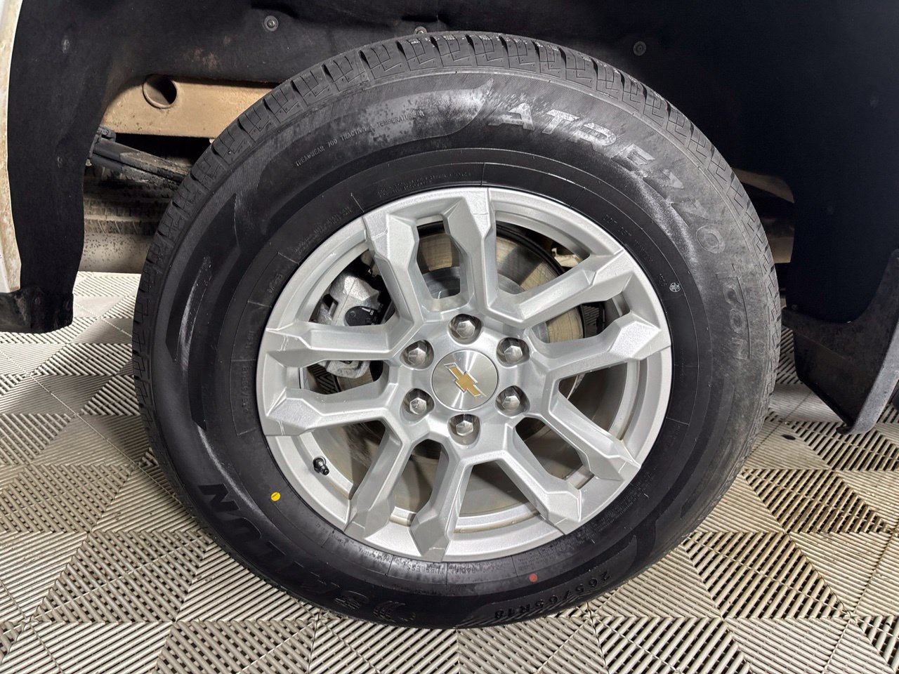 Used 2025 Chevrolet Silverado 1500 LT AWD/4WD image 30
