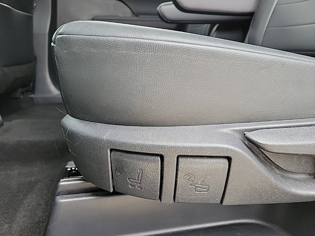 Used 2023 Toyota Highlander XLE AWD/4WD image 14