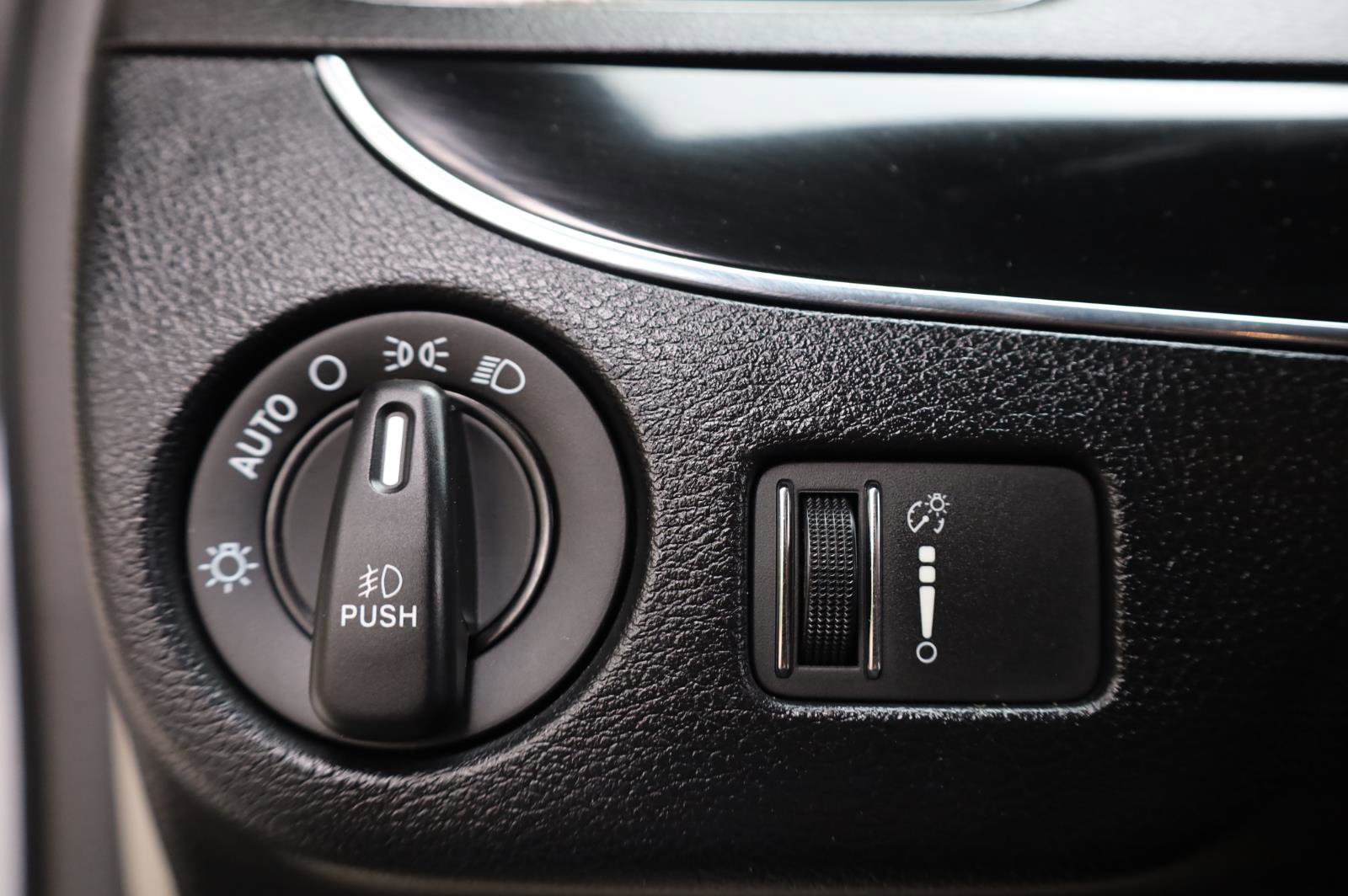 Used 2017 Dodge Grand Caravan SXT FWD image 27