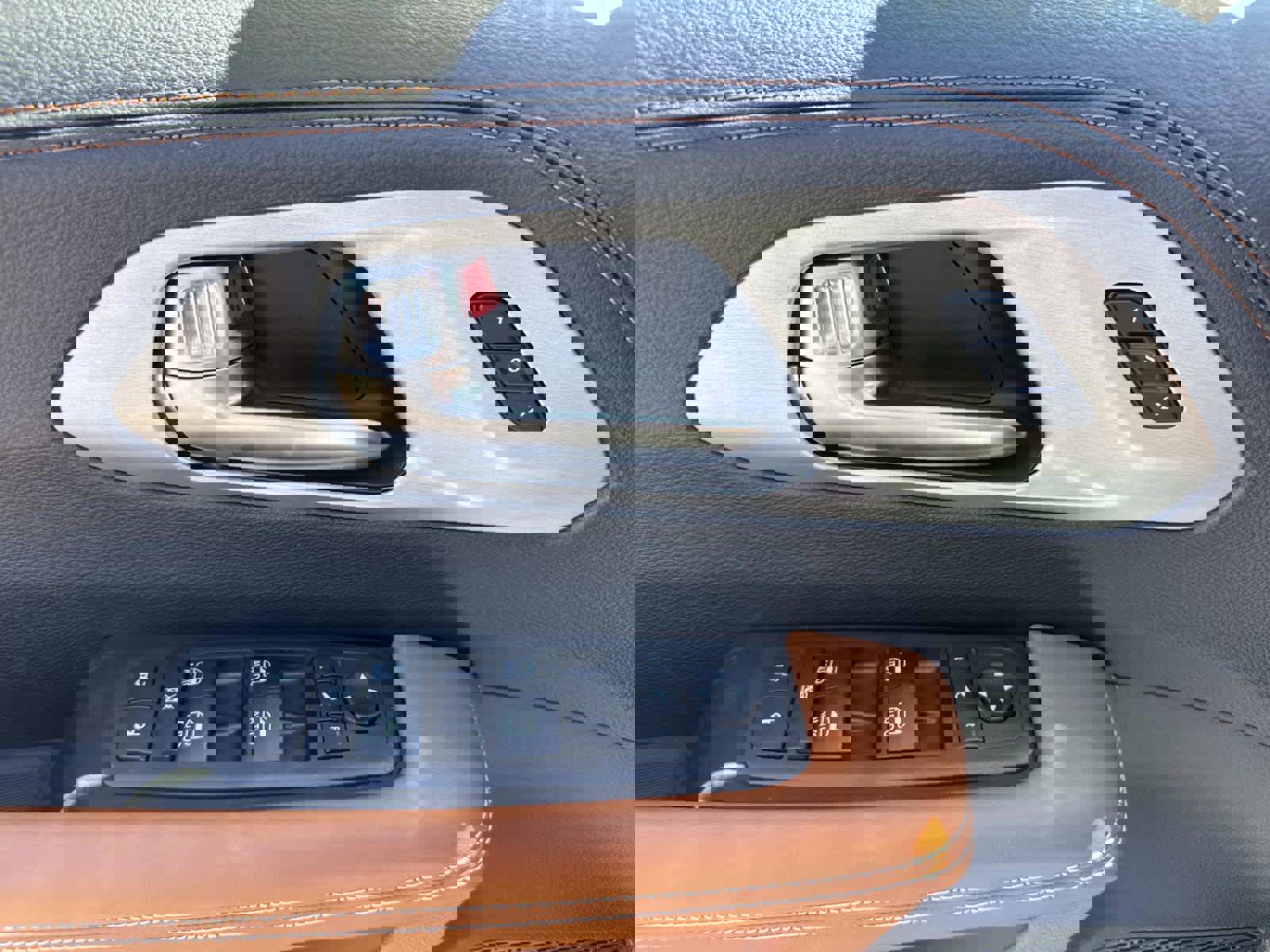 New 2026 Chrysler Pacifica Pinnacle image 15