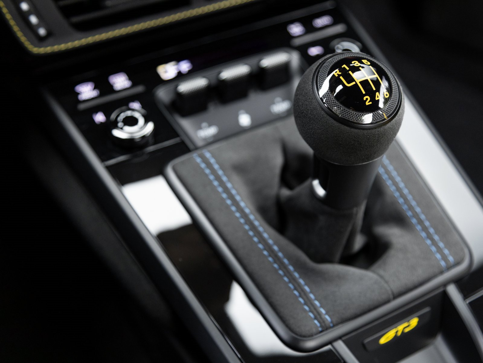 Certified 2025 Porsche 911 GT3 image 28