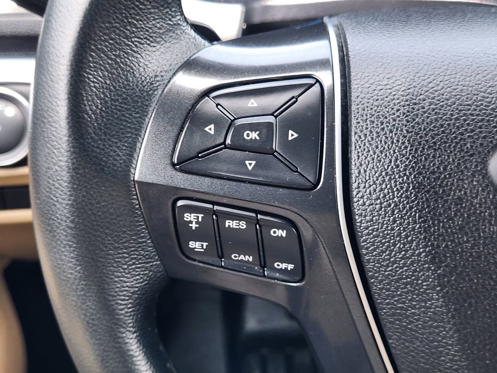 Used 2017 Ford Explorer Limited w/ Equipment Group 301A FWD image 33