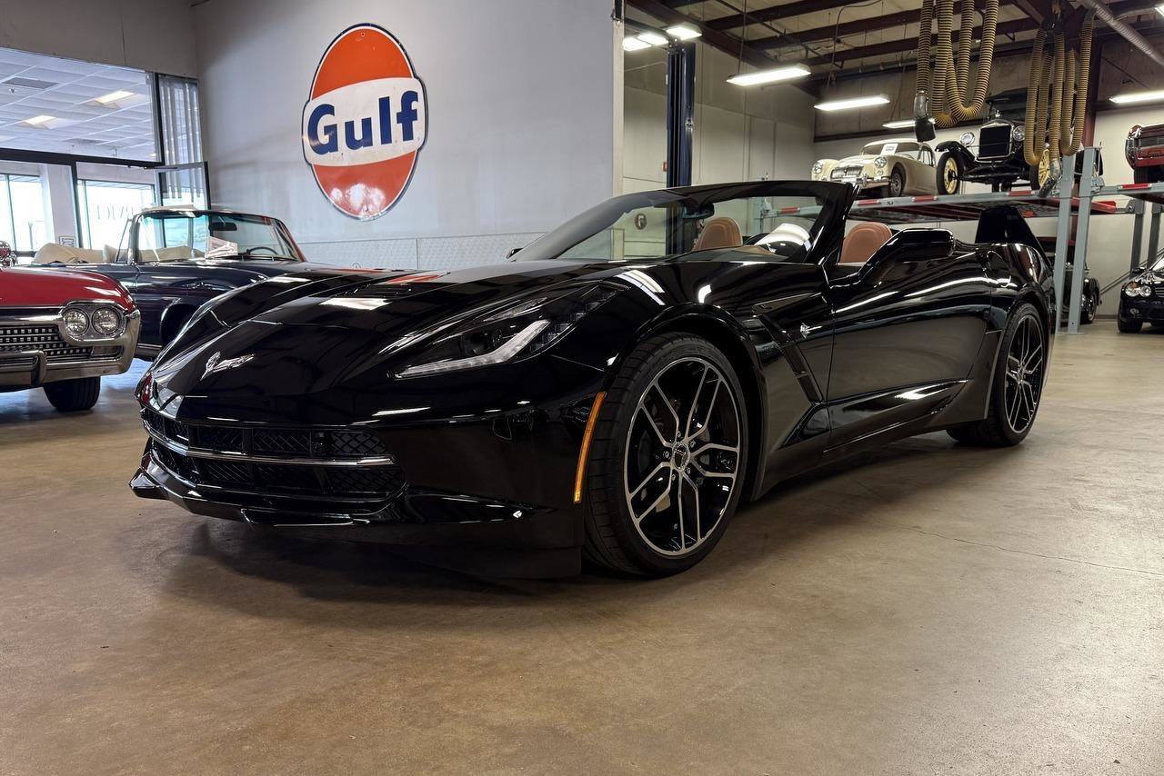 Used 2018 Chevrolet Corvette Stingray Convertible w/ 3LT Preferred Equipment Group image 8