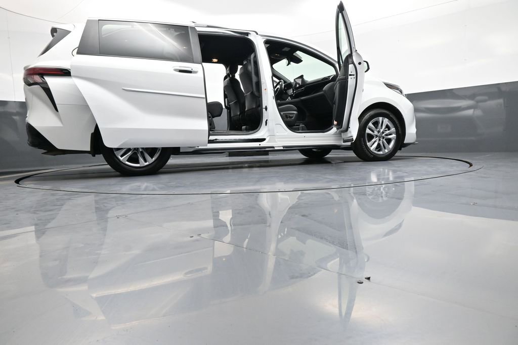 Certified 2025 Toyota Sienna Limited AWD/4WD image 50