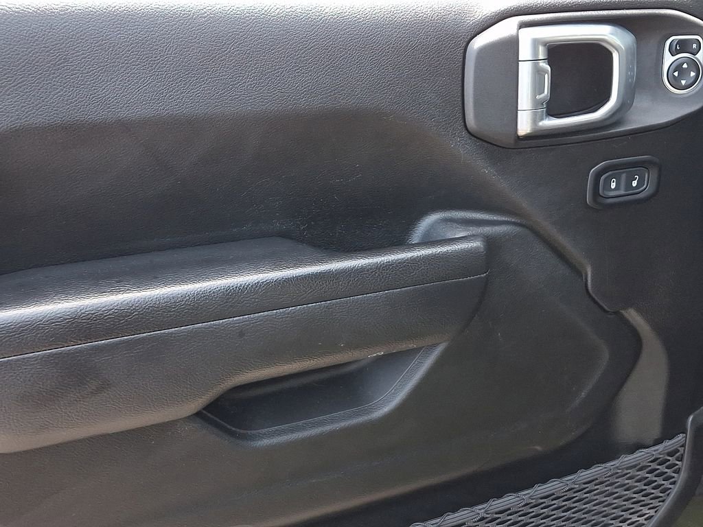 Used 2023 Jeep Gladiator Rubicon w/ Cold Weather Group AWD/4WD image 13