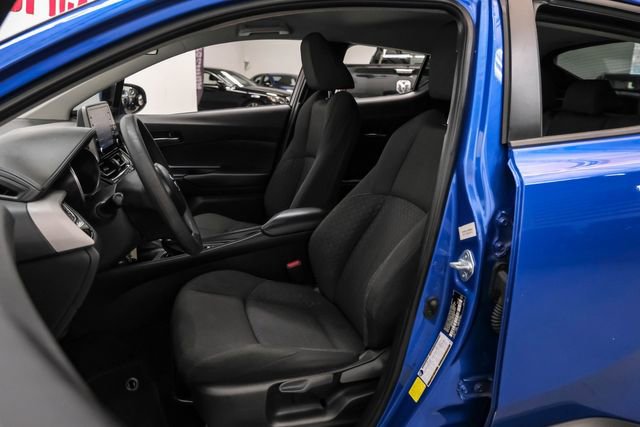 Used 2020 Toyota C-HR LE image 30