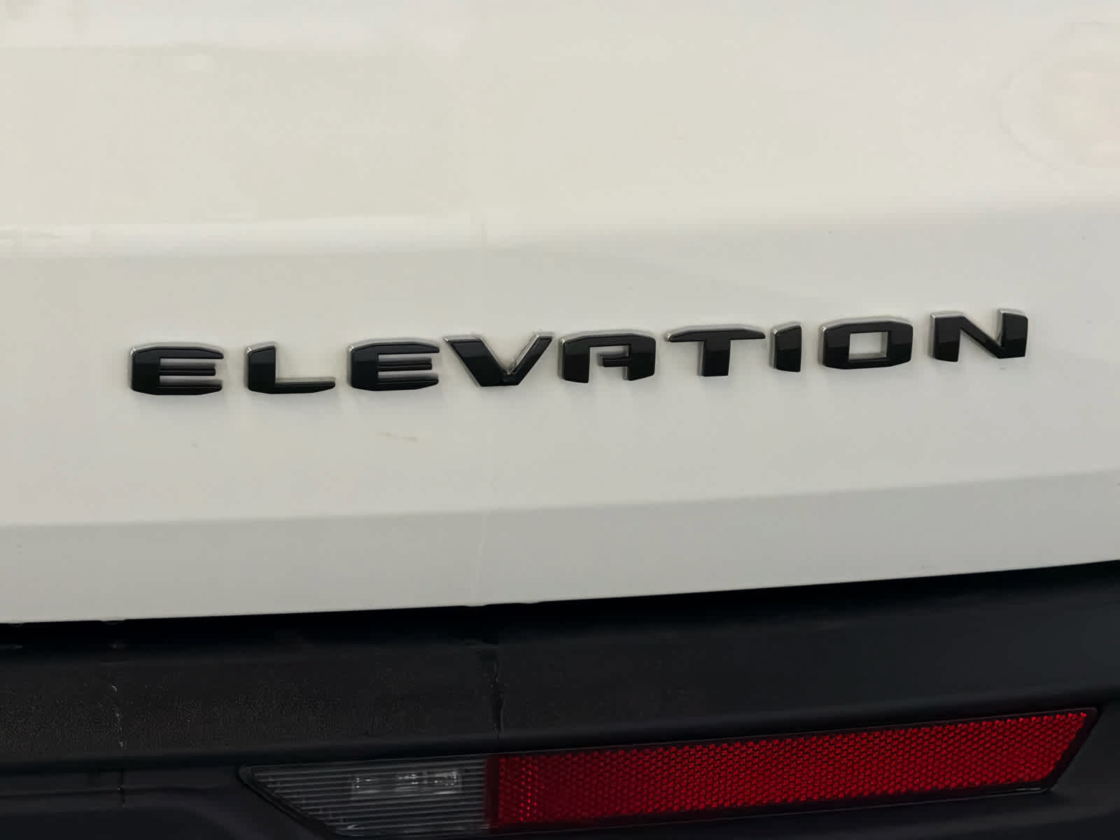 Used 2025 GMC Acadia Elevation FWD image 13