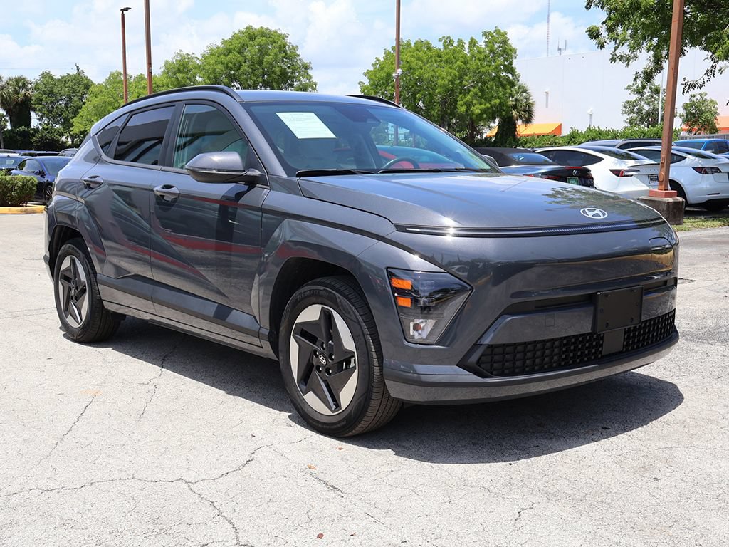 Used 2024 Hyundai Kona SEL FWD image 2