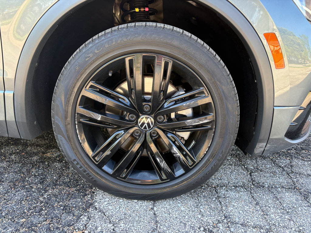 Used 2022 Volkswagen Tiguan SE R-Line AWD/4WD image 24