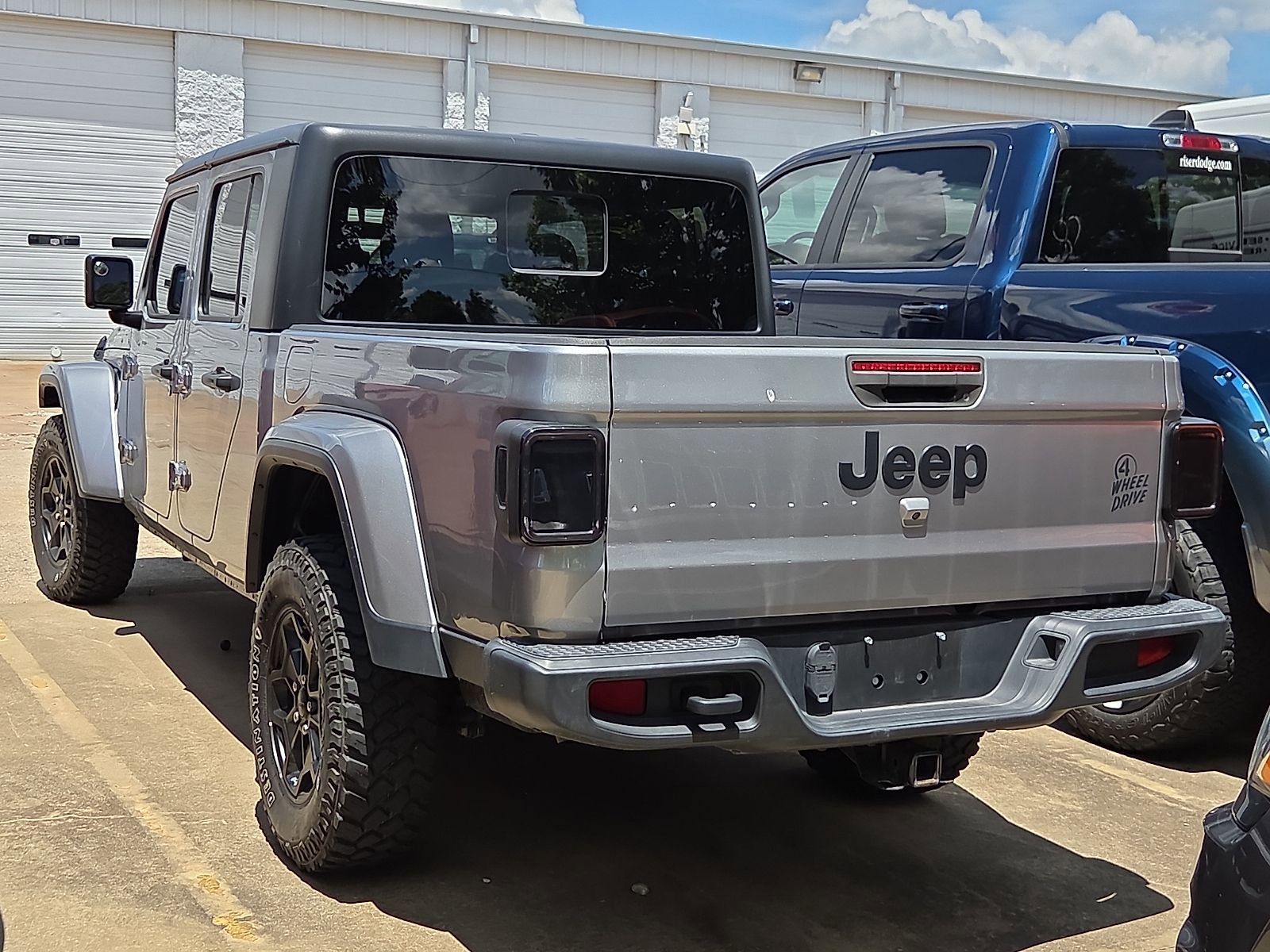 Used 2021 Jeep Gladiator Sport AWD/4WD image 3