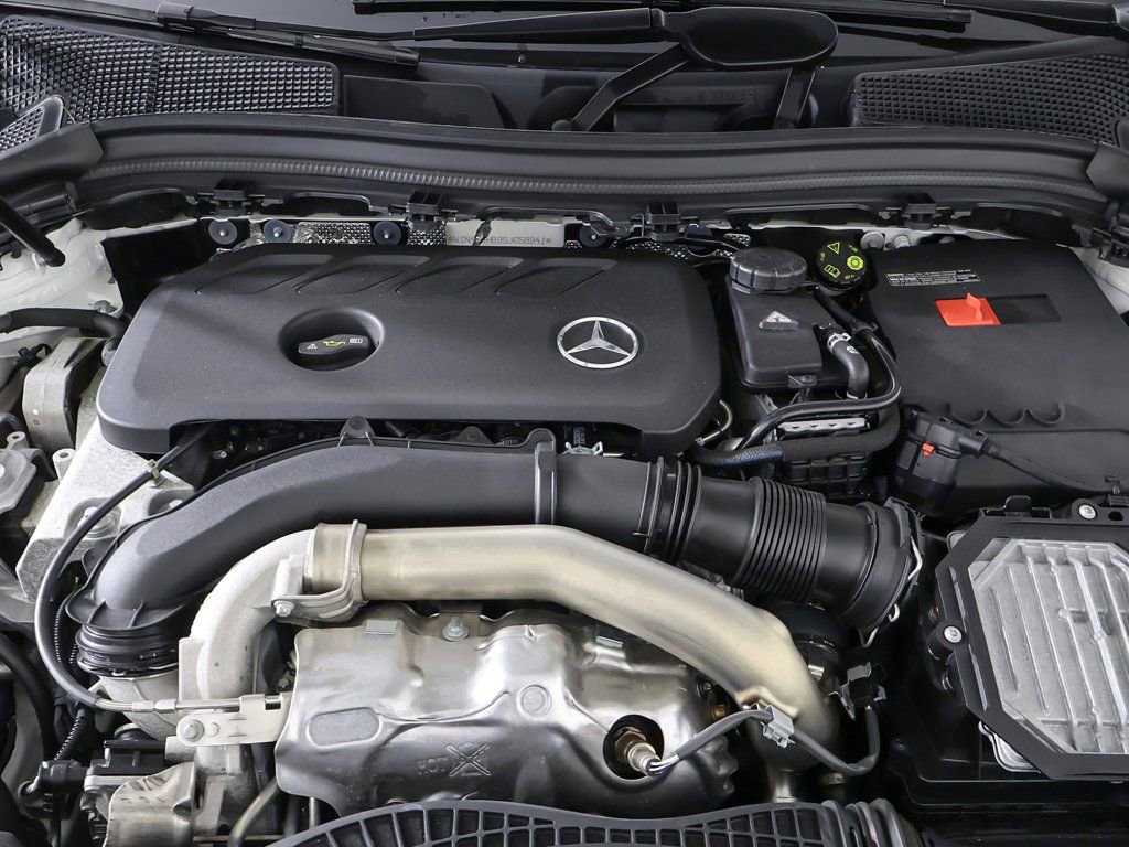 Used 2025 Mercedes-Benz GLA 250 4MATIC image 21