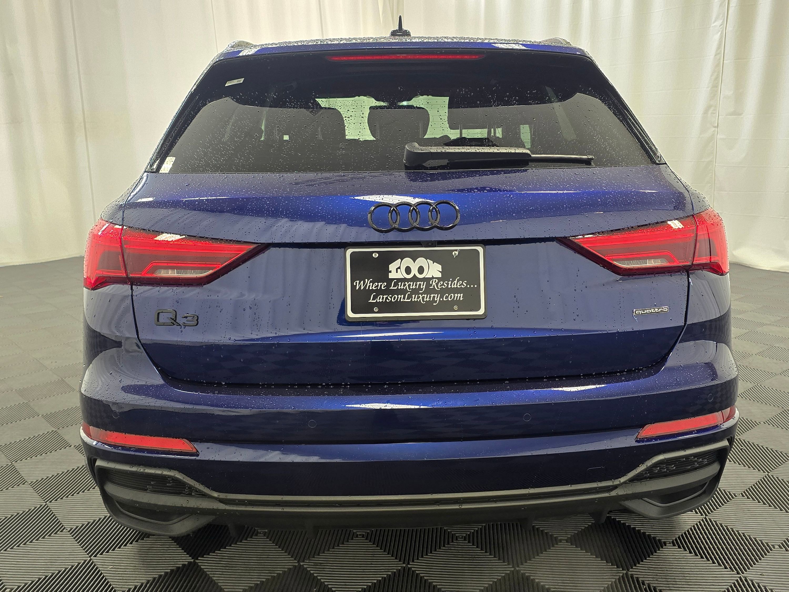 Used 2024 Audi Q3 2.0T Premium w/ Convenience Package image 5