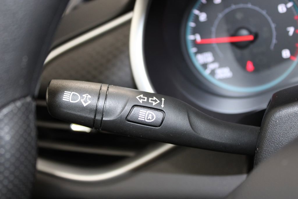 Used 2023 Chevrolet Malibu LT image 34