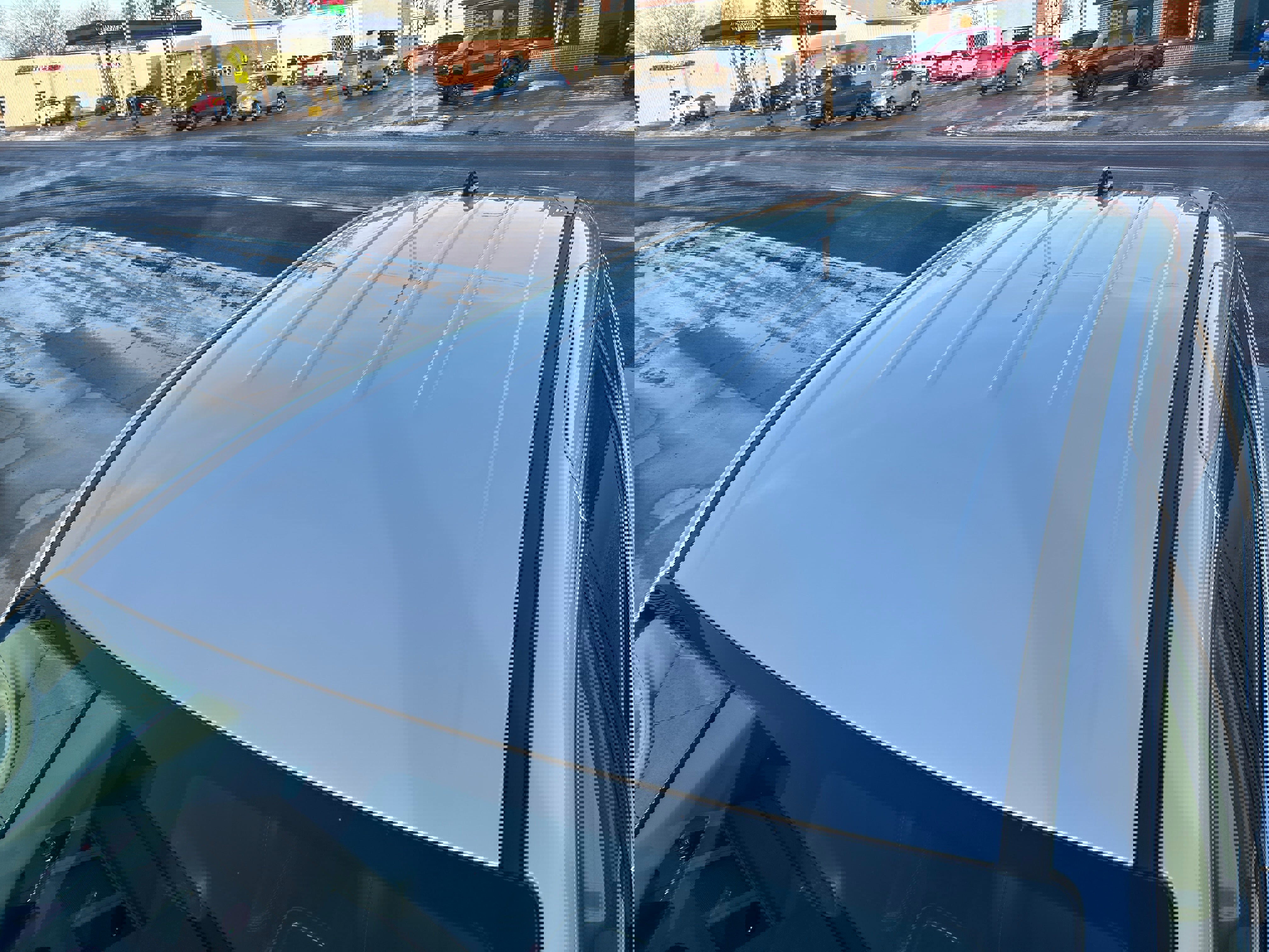 Used 2024 Chrysler Pacifica Touring-L image 9