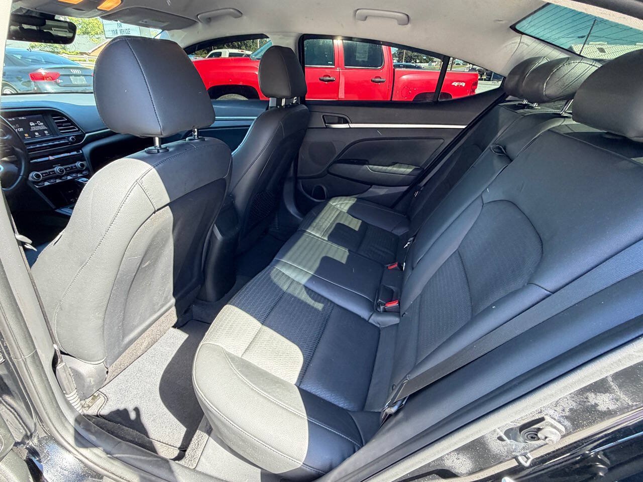 Used 2019 Hyundai Elantra Limited w/ Cargo Package FWD image 10