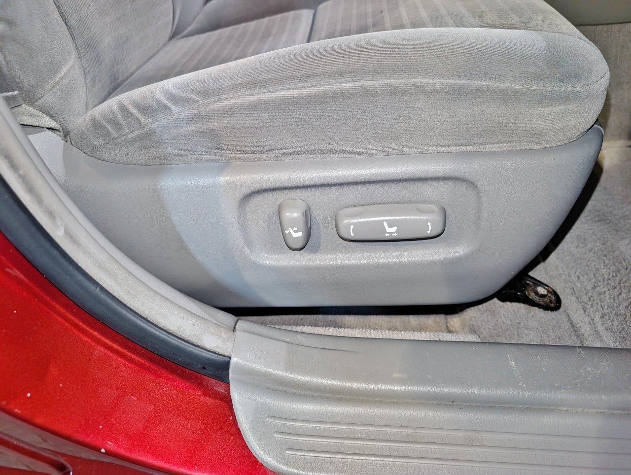 Used 2005 Toyota Camry XLE FWD image 28