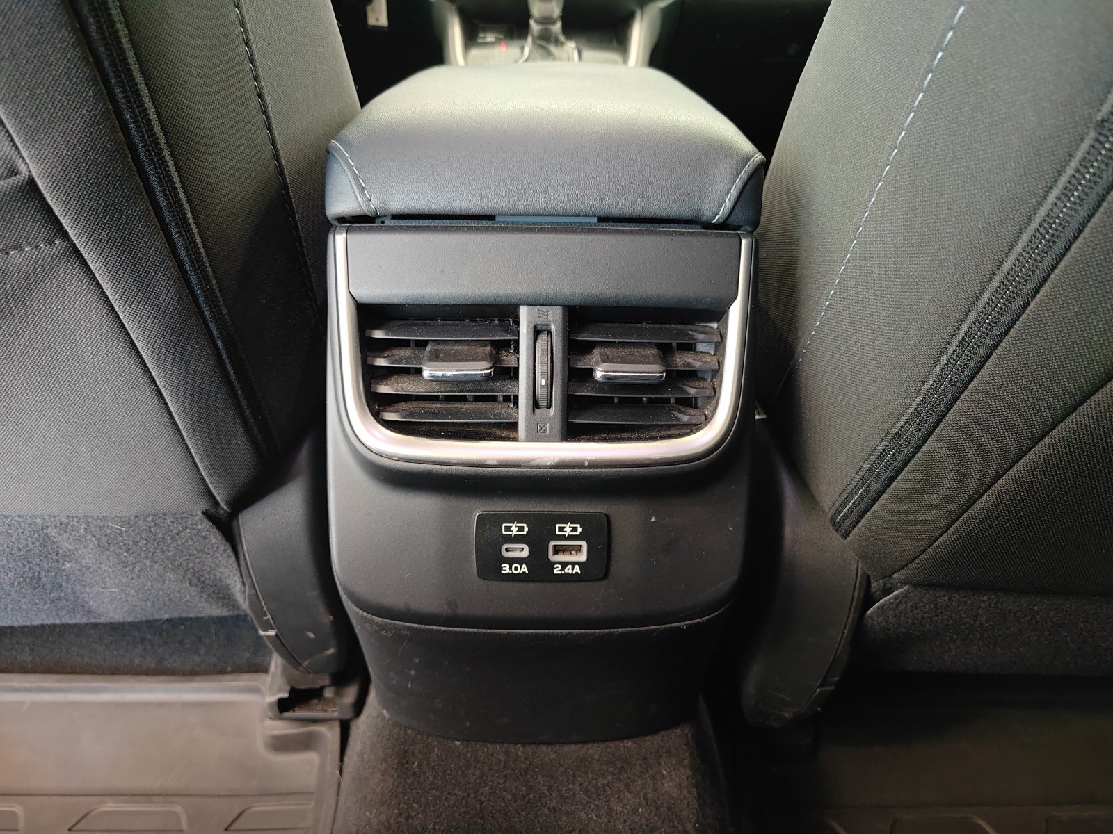 Used 2024 Subaru Outback Premium AWD/4WD image 22