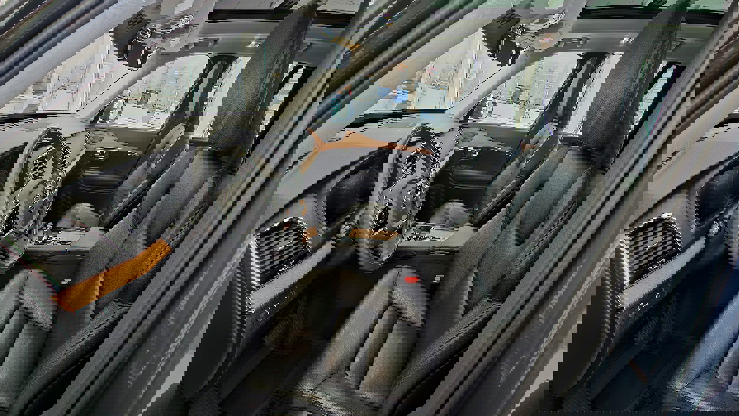 Certified 2022 Volvo XC90 T8 Inscription Expression w/ Advanced Package image 23