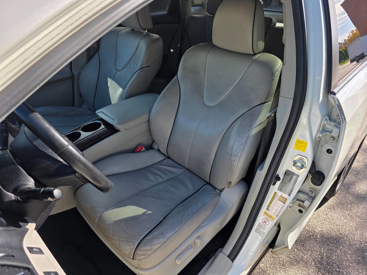 Used 2010 Toyota Venza image 12