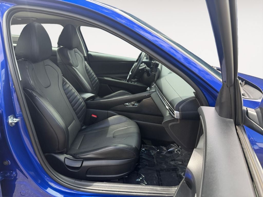 Used 2023 Hyundai Elantra Limited w/ Cargo Package FWD image 24