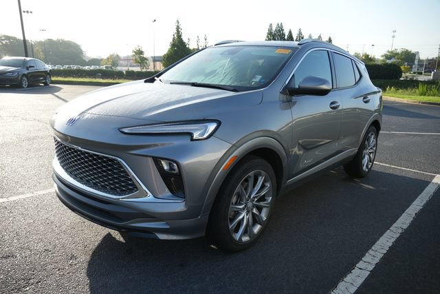 Used 2024 Buick Encore GX Avenir FWD image 6