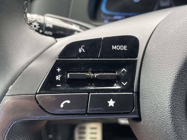 Used 2025 Hyundai Elantra Sport FWD image 14