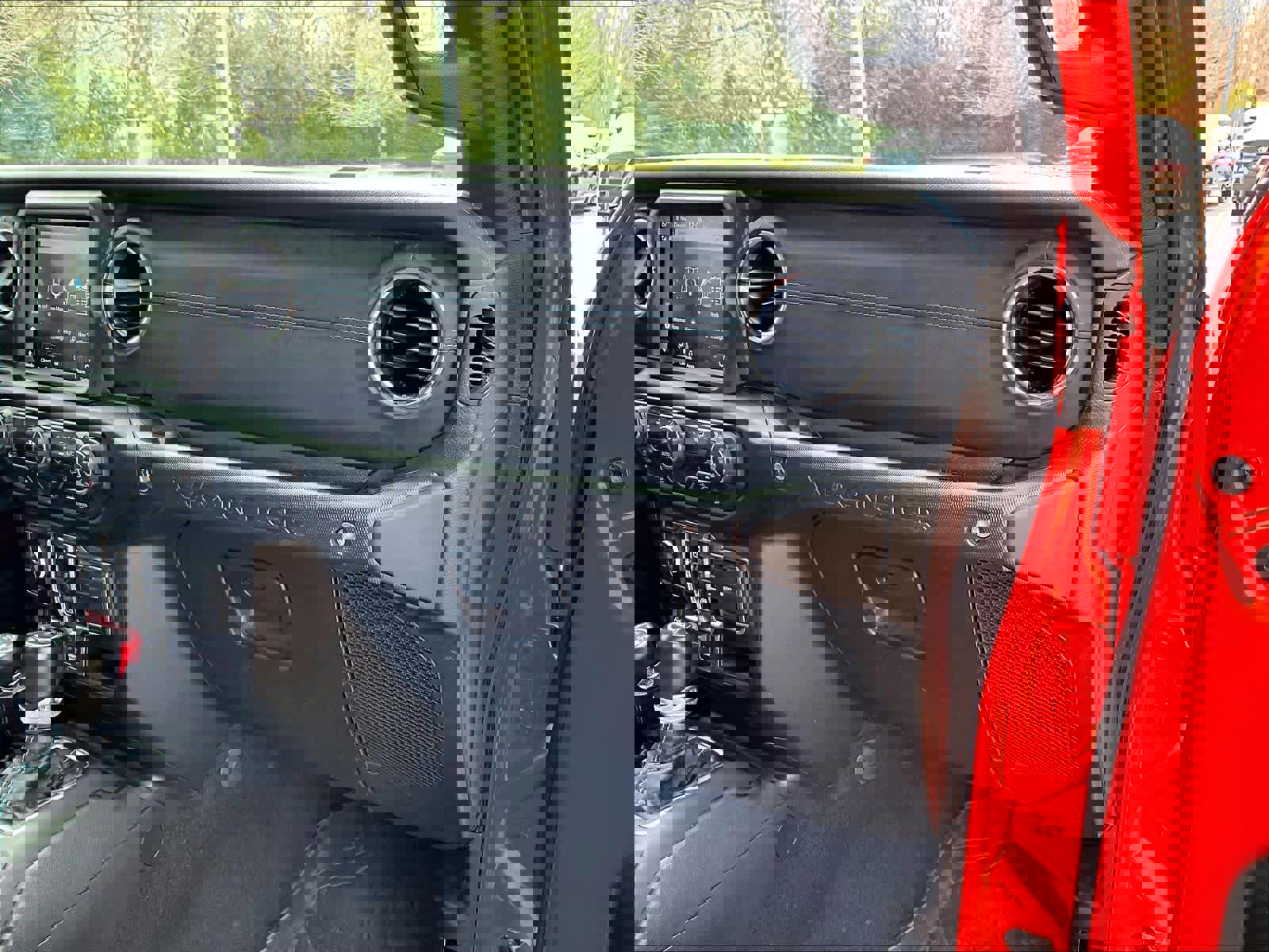 Used 2023 Jeep Wrangler Unlimited Rubicon 4xe image 13