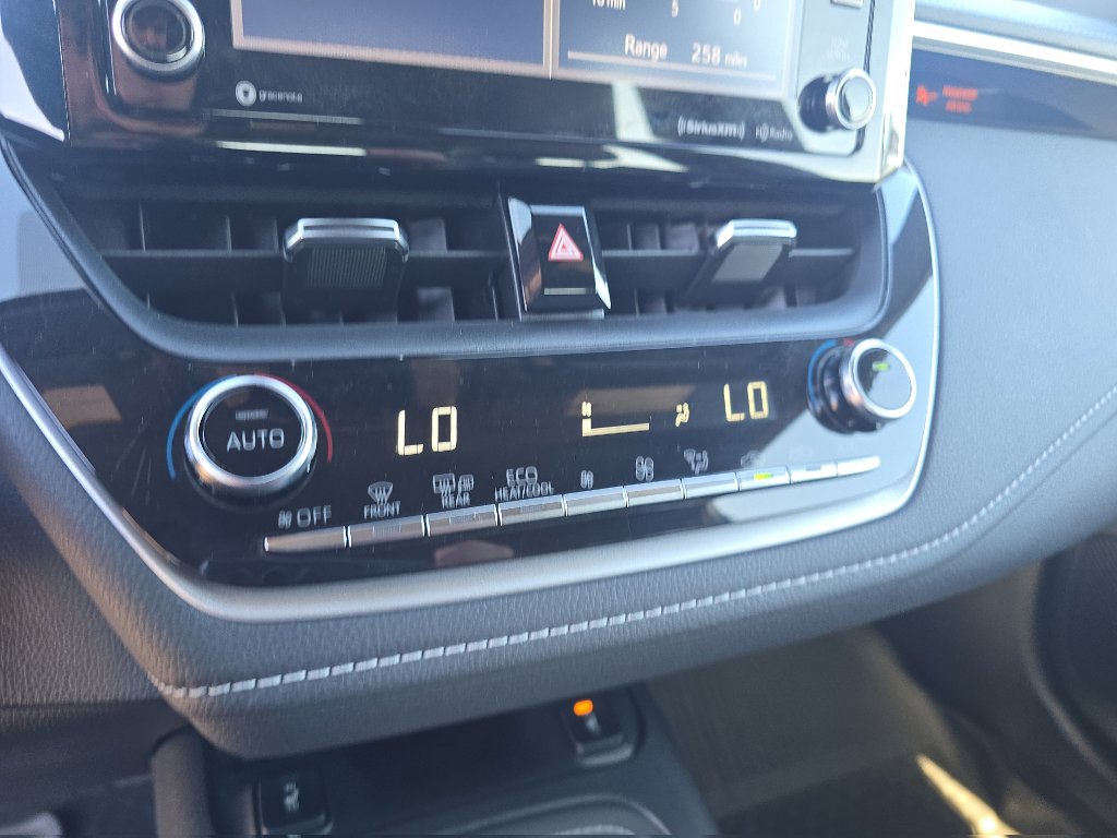 Used 2020 Toyota Corolla XSE image 22