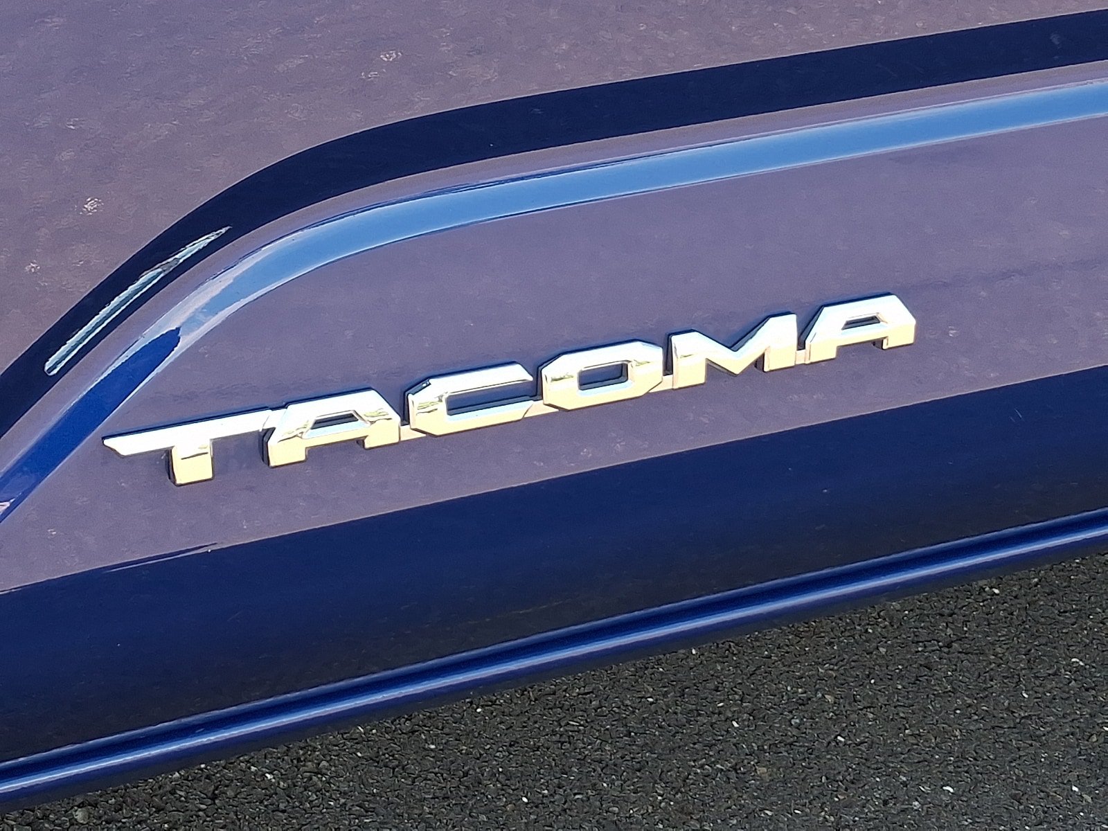 Used 2025 Toyota Tacoma SR5 AWD/4WD image 32